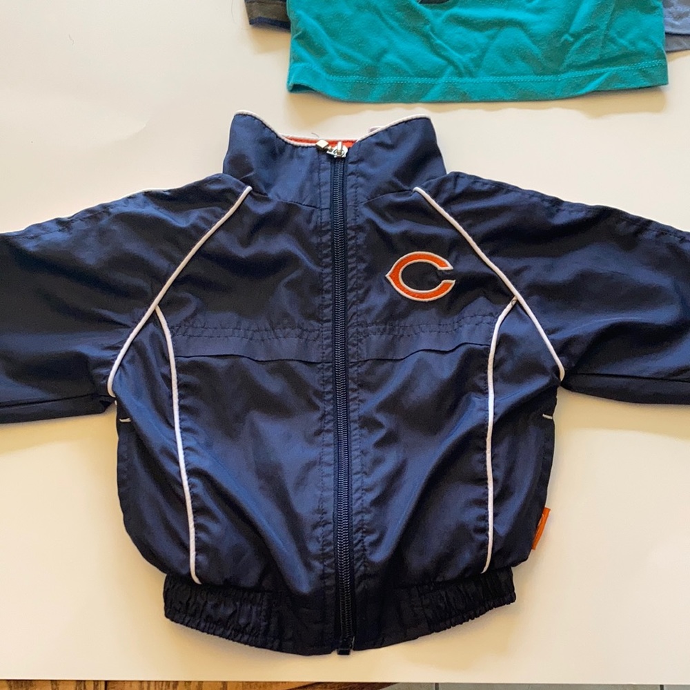 Chicago bears jacket with pockets. 18M